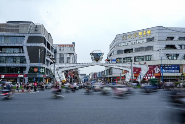 金投策略 在SHEIN上卖珠宝, 小镇企业靠跨境电商年入千万丨最前线