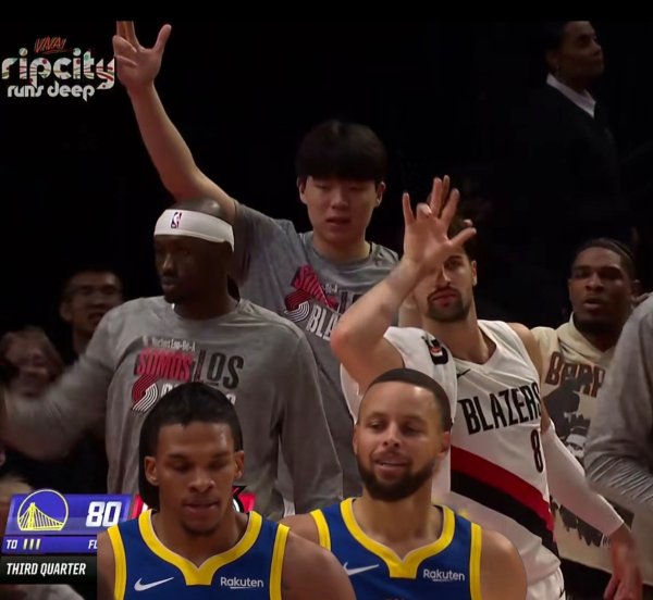 联华证券 开拓者139-119狂胜勇士, 杨瀚森绽放光芒, 单手暴扣+2封盖