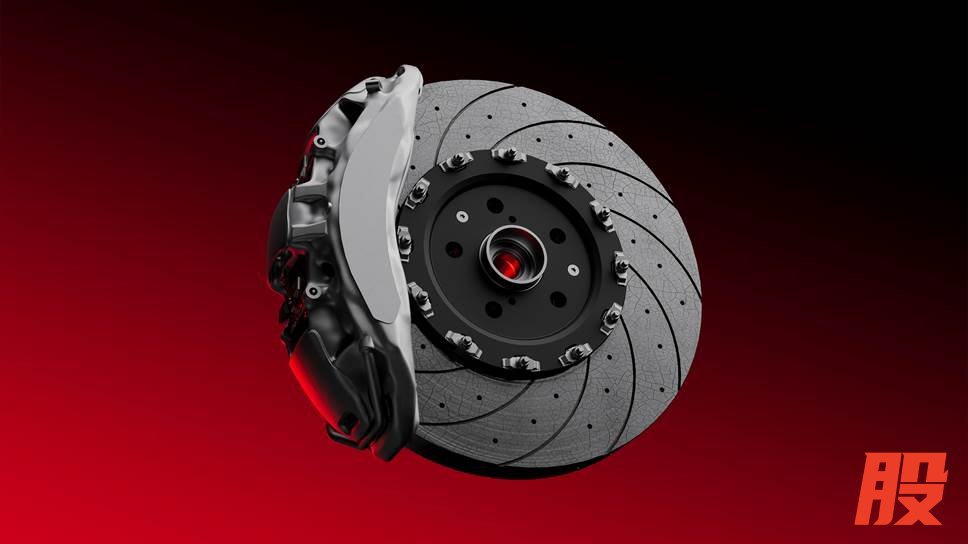 图3:钛合金卡钳及升级版碳陶刹车盘